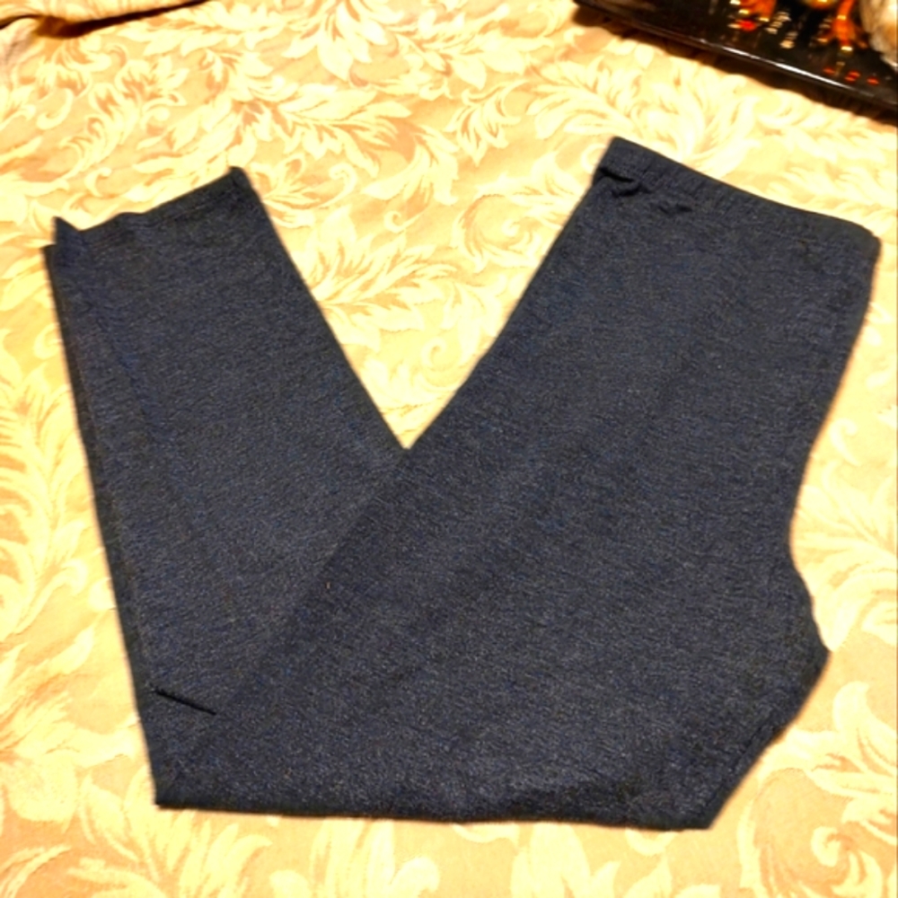 🐺🩶🐺 NWOT Superb Dark Heathered Grey Capri Yoga Leggings - M